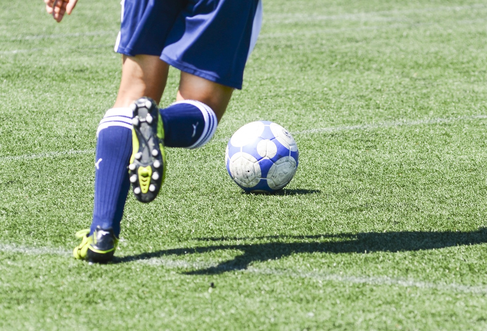 膝関節の内側側副靭帯損傷の原因や治療をご紹介！　ラグビーやサッカー選手は必見です！
